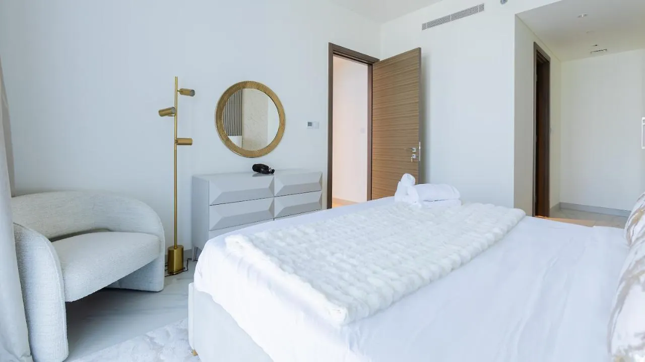 Nasma Luxury Stays - Luxury Retreat With Balcony And Stunning City View Dubai