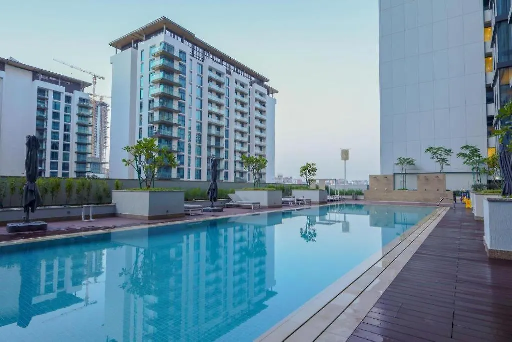 Nasma Luxury Stays - Luxury Retreat With Balcony And Stunning City View Dubai