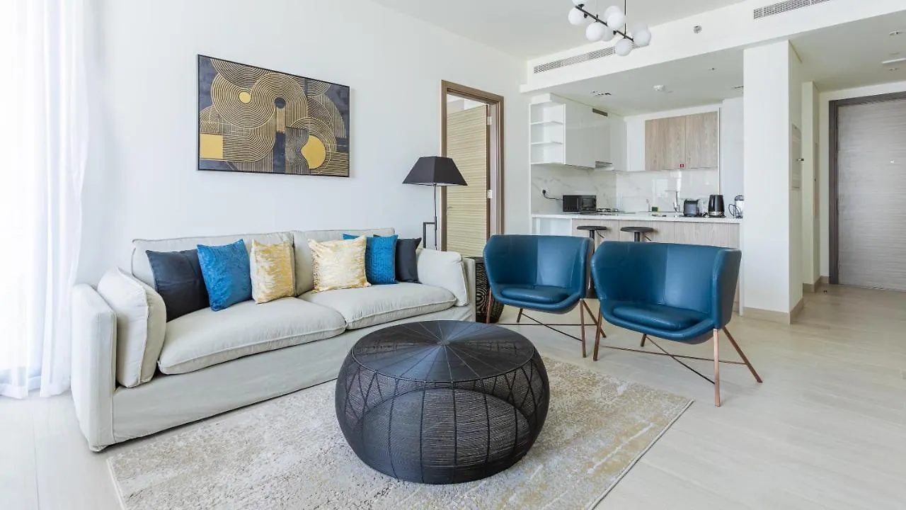 Nasma Luxury Stays - Luxury Retreat With Balcony And Stunning City View Dubai